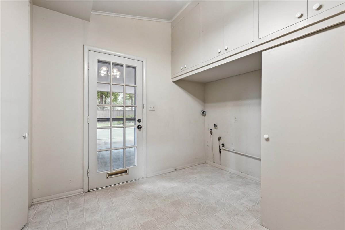 2112 E 59th Street B6 Property Photo 53