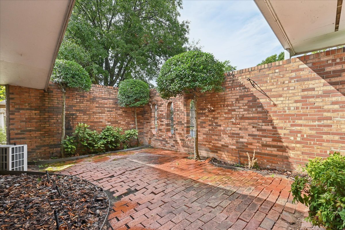 2112 E 59th Street B6 Property Photo 58