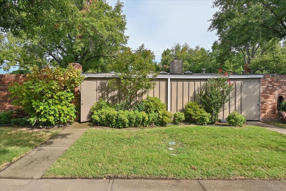 2112 E 59th Street B6 Property Photo 62