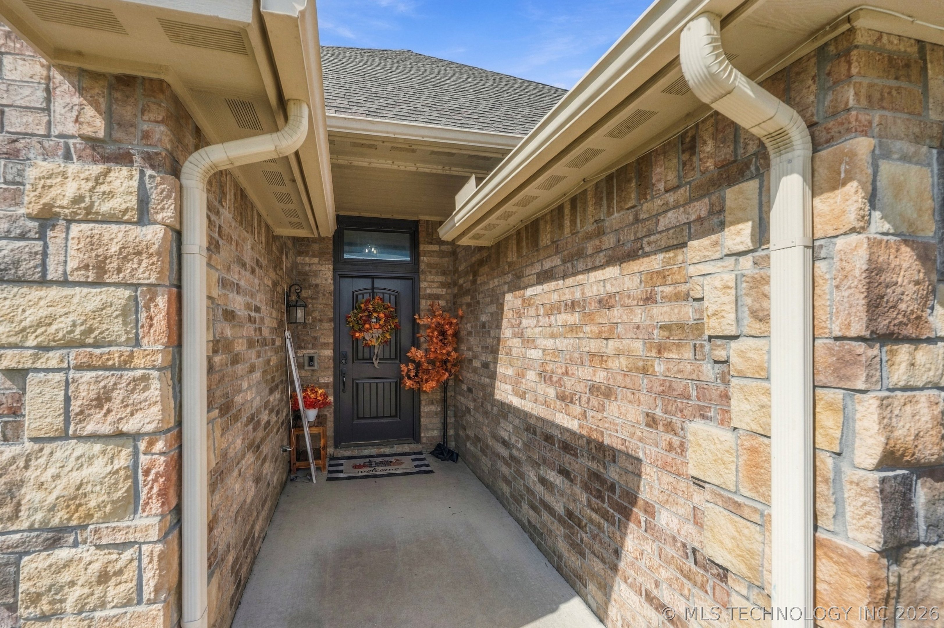 25420 Stonebridge Parkway Property Photo 2