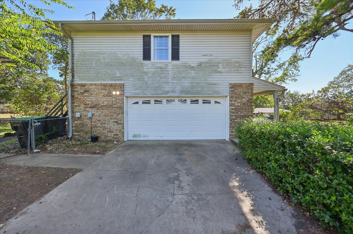 274 Crestwood Drive Property Photo 2