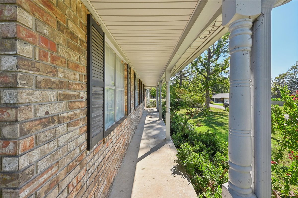 274 Crestwood Drive Property Photo 4