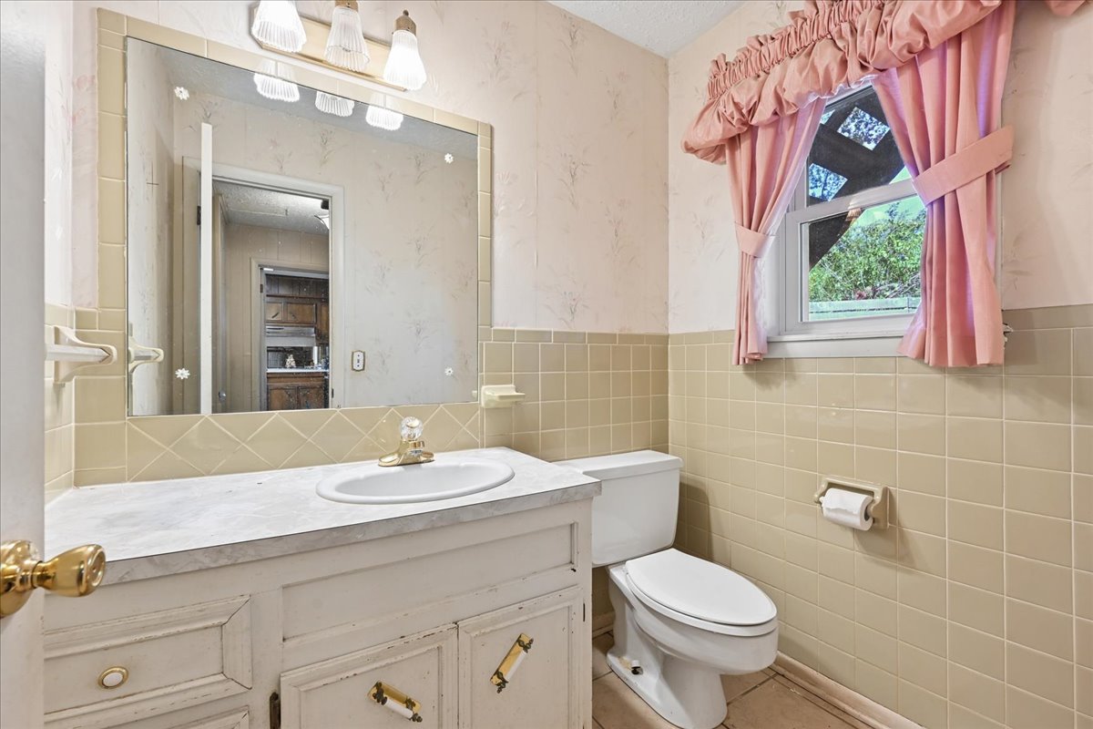 274 Crestwood Drive Property Photo 34