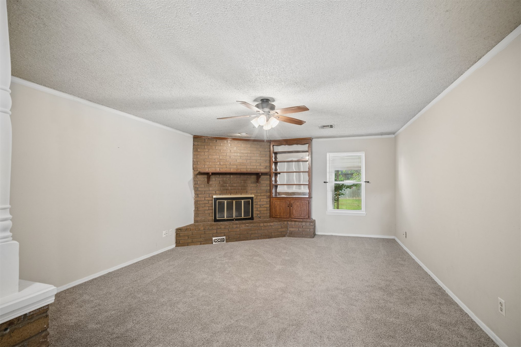 903 Holmes Property Photo 5