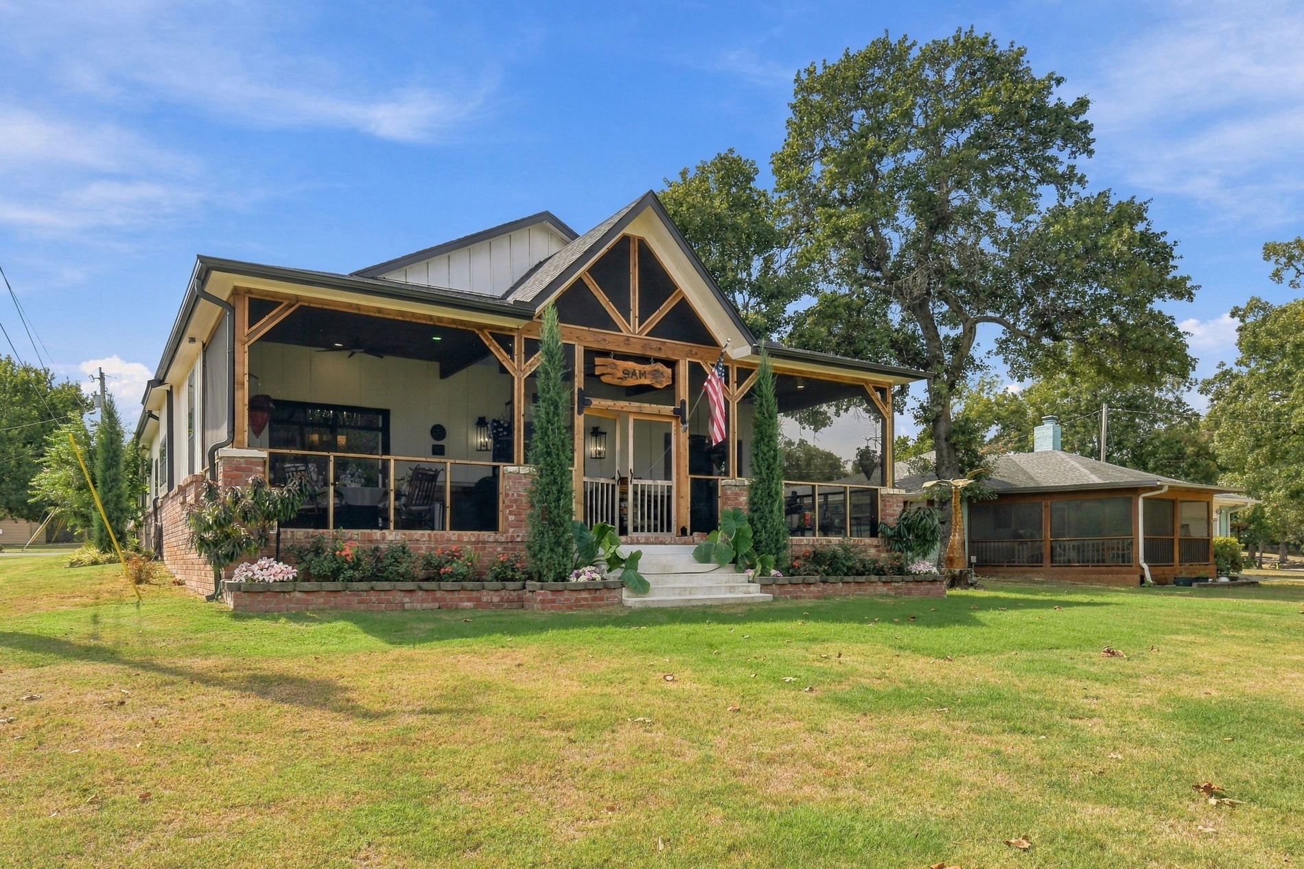 414453 E 1074 Property Photo 2
