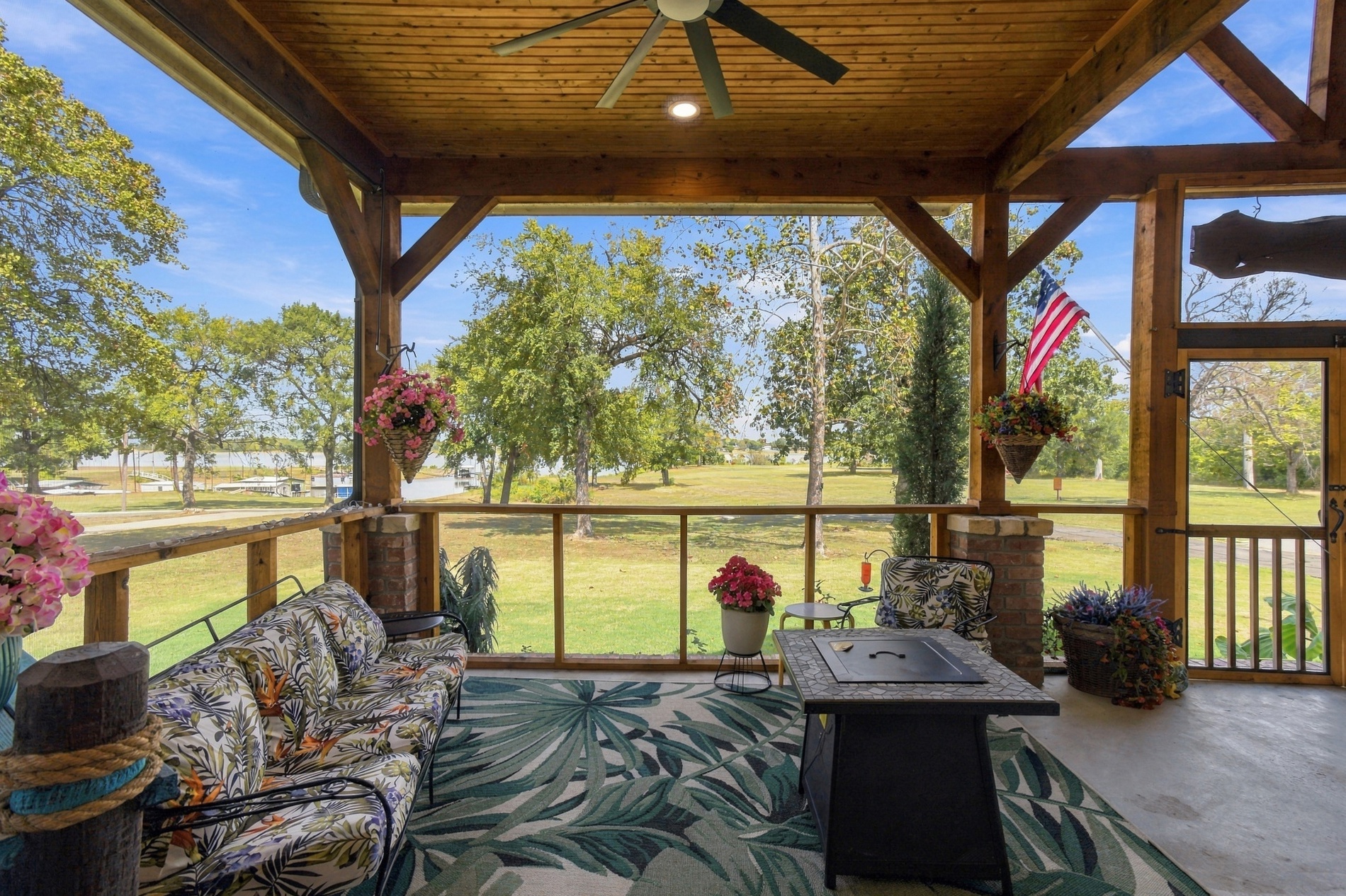 414453 E 1074 Property Photo 6