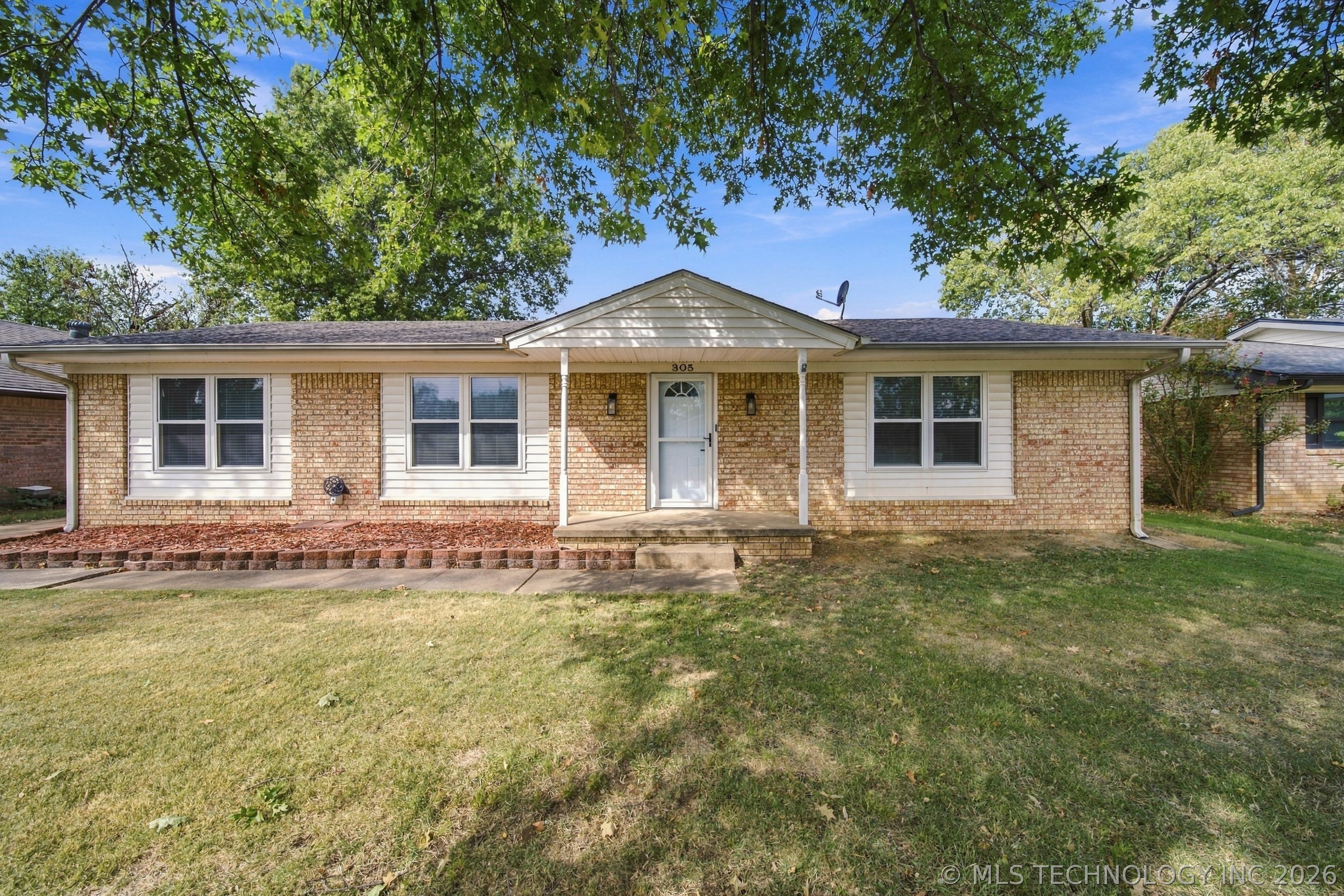 305 N Wortman Place Property Photo 1