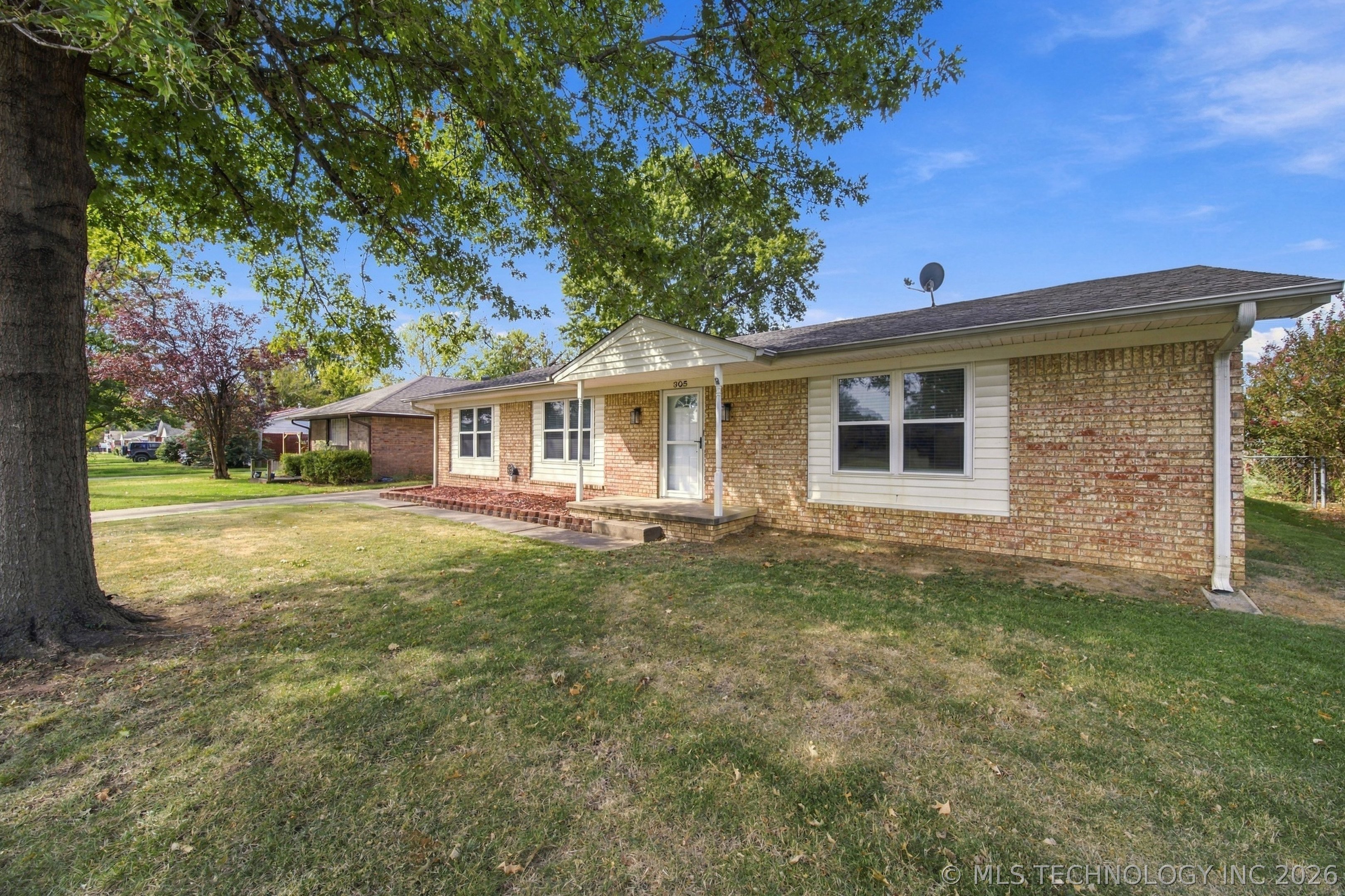 305 N Wortman Place Property Photo 2