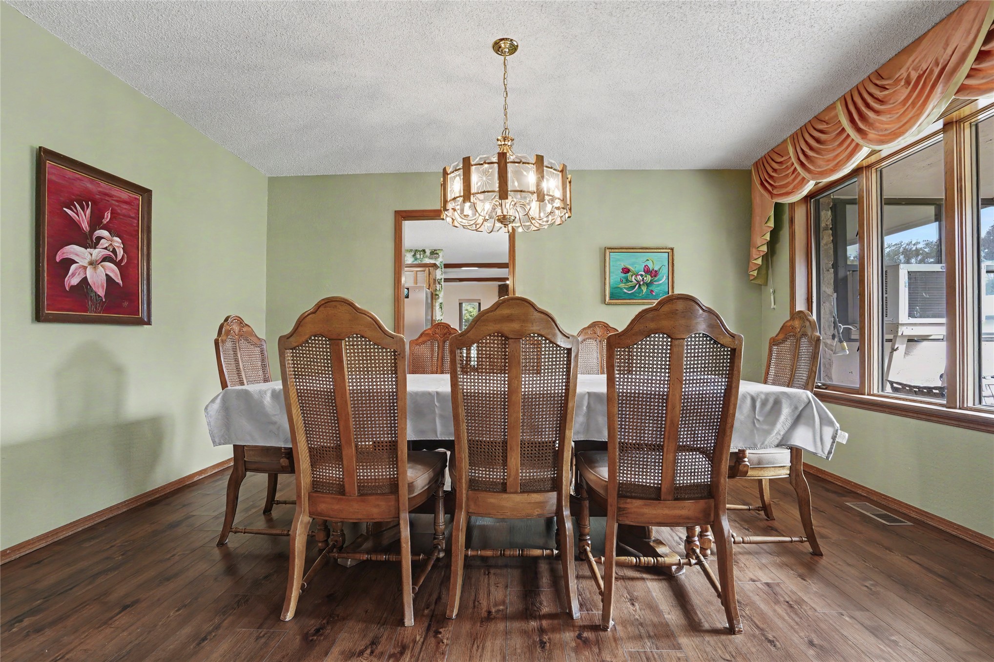 8401 Fairway Place Property Photo 9