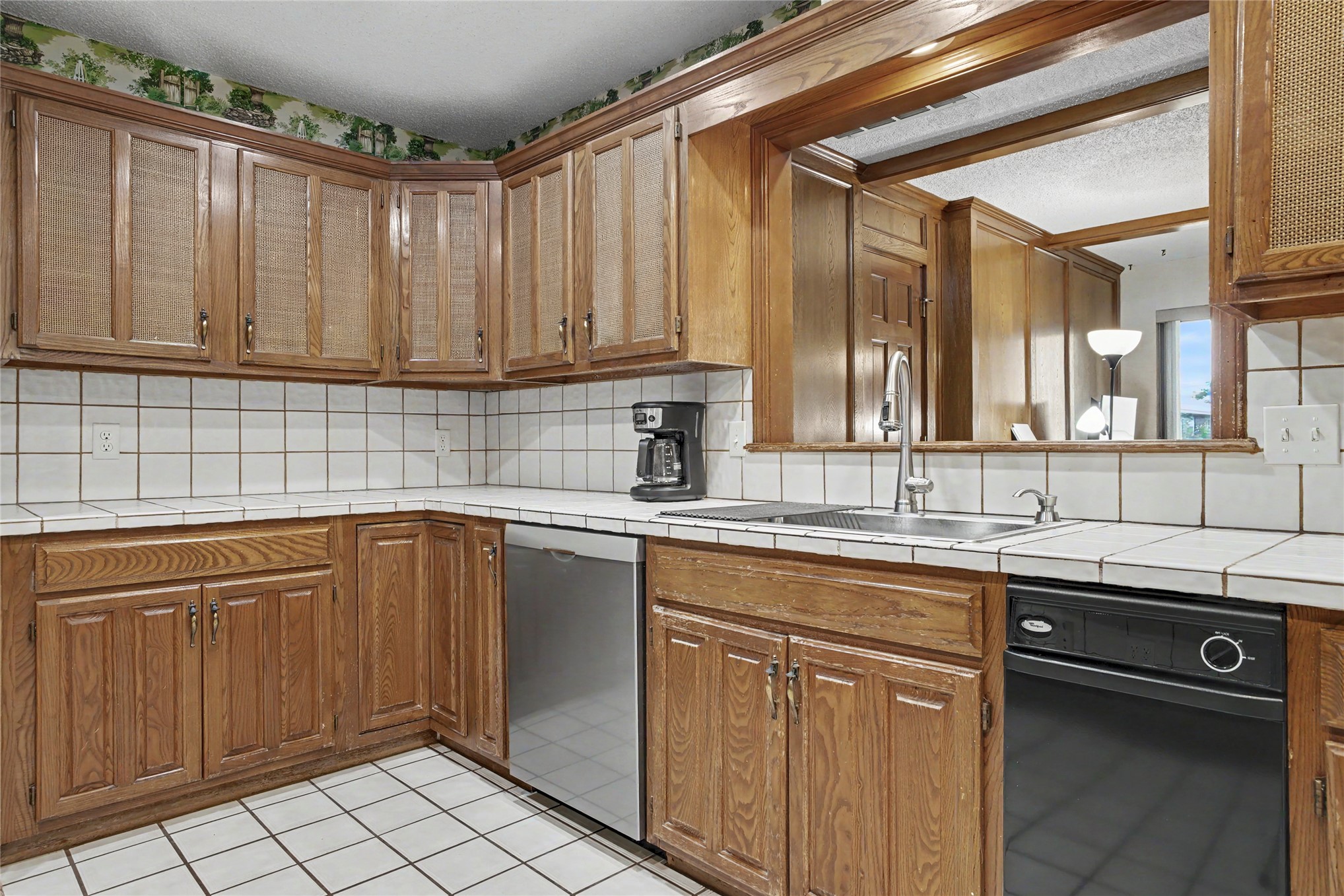 8401 Fairway Place Property Photo 13