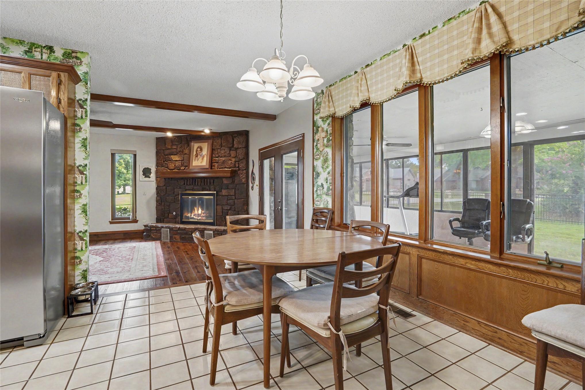 8401 Fairway Place Property Photo 14
