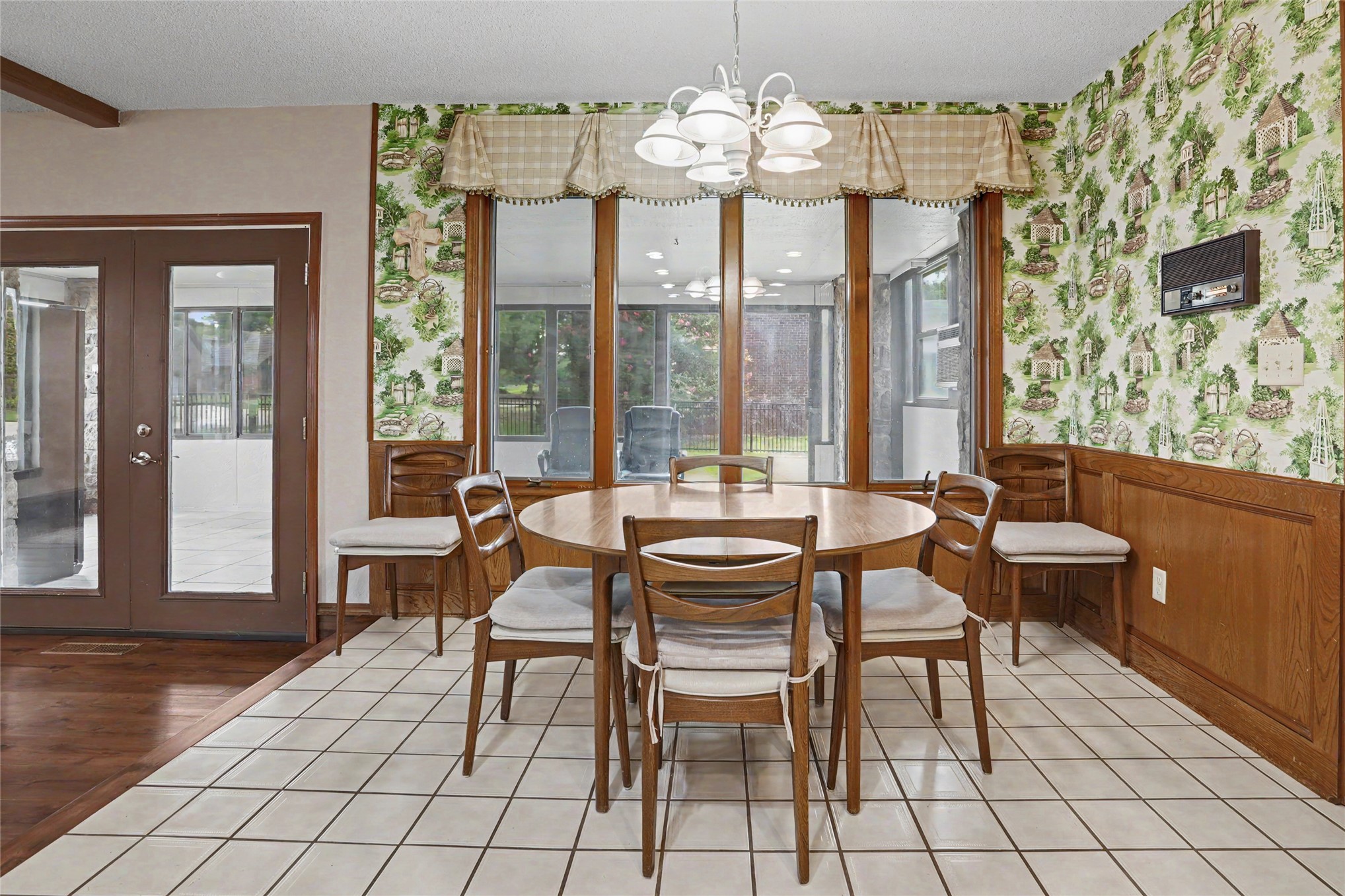 8401 Fairway Place Property Photo 15