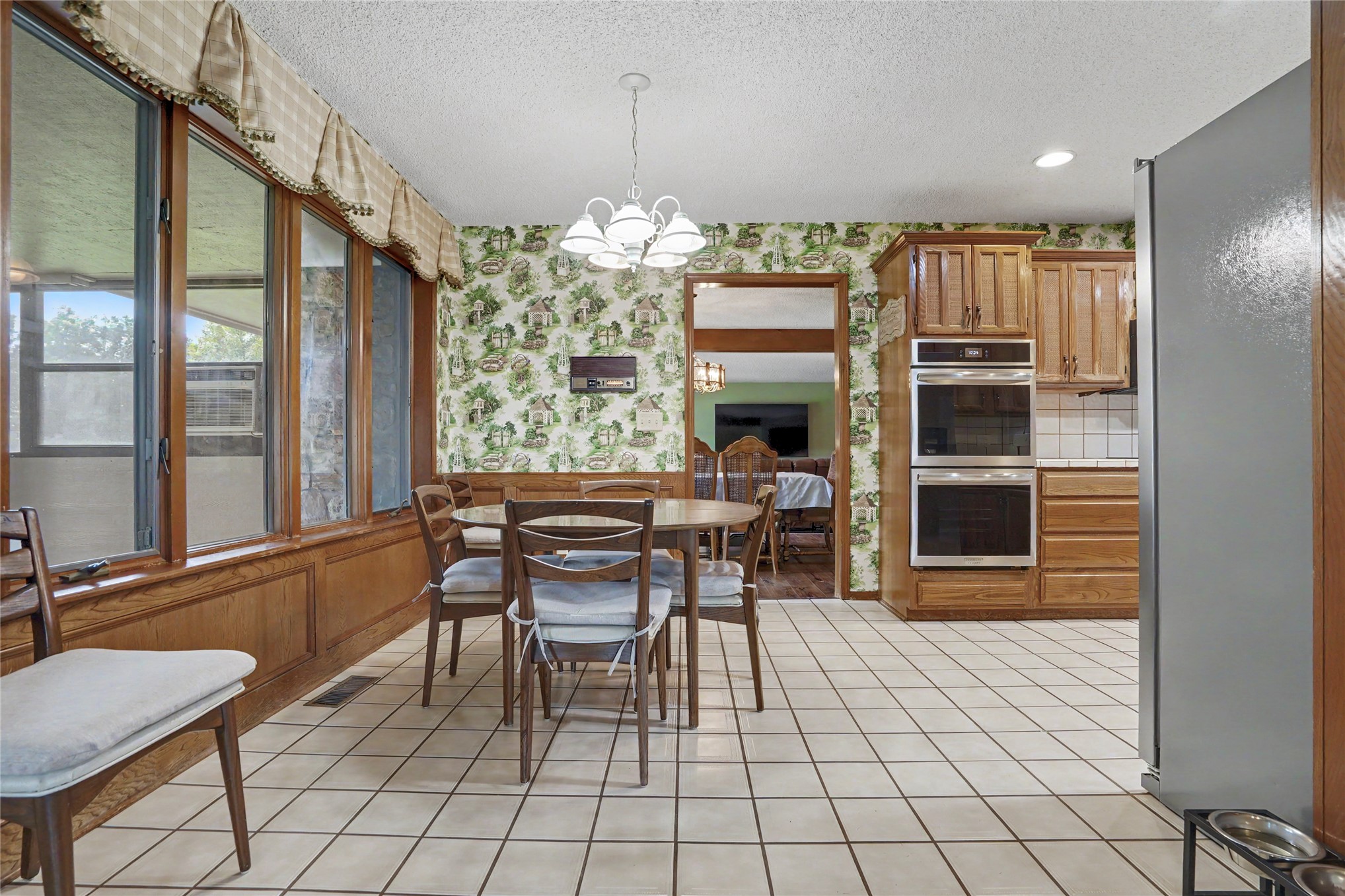 8401 Fairway Place Property Photo 16