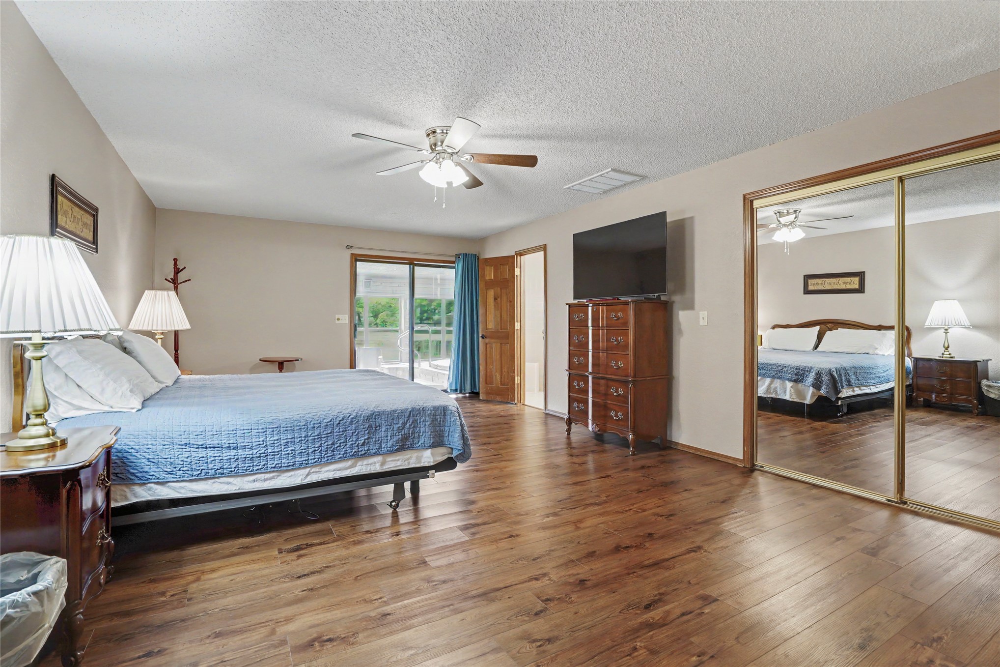 8401 Fairway Place Property Photo 20