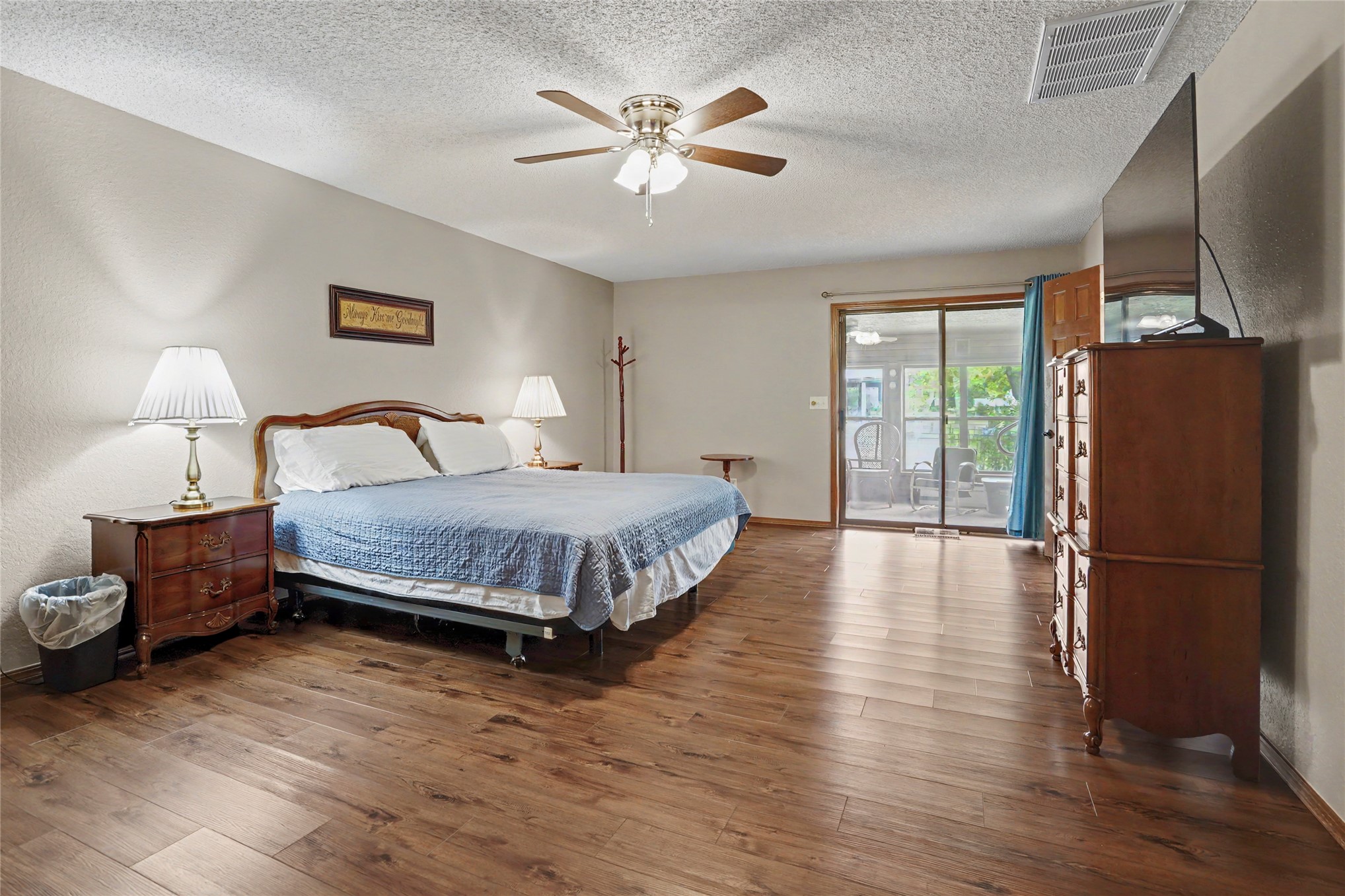 8401 Fairway Place Property Photo 21