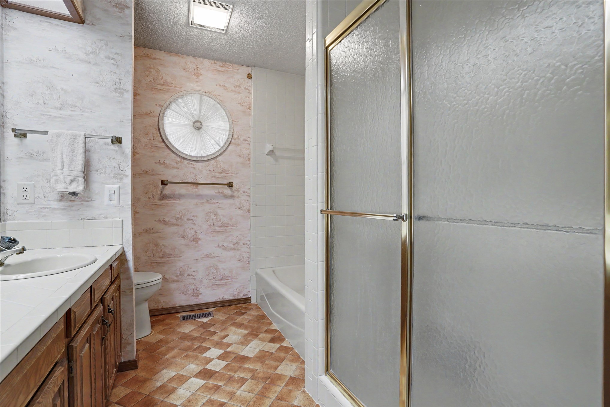 8401 Fairway Place Property Photo 28