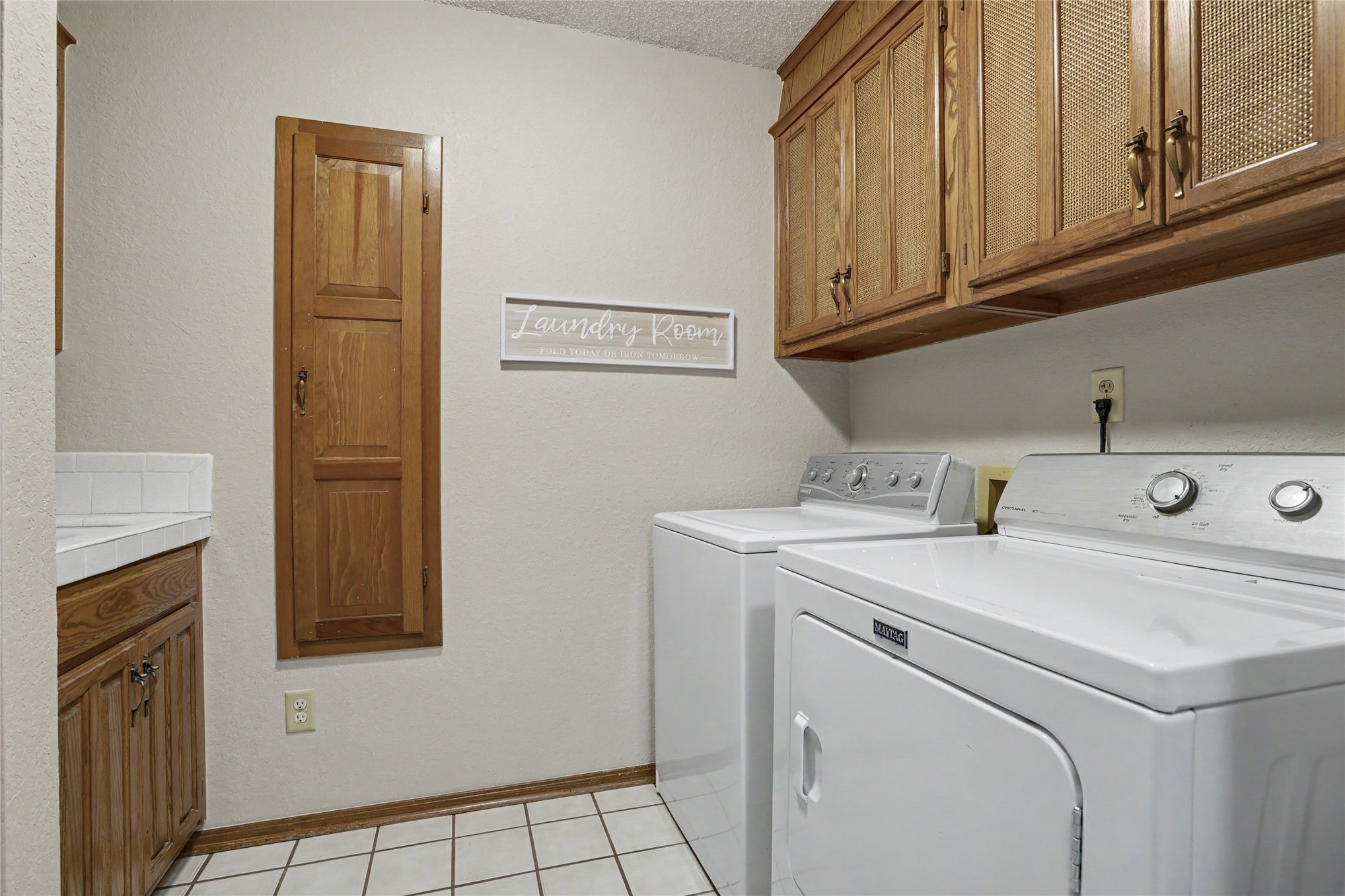 8401 Fairway Place Property Photo 32