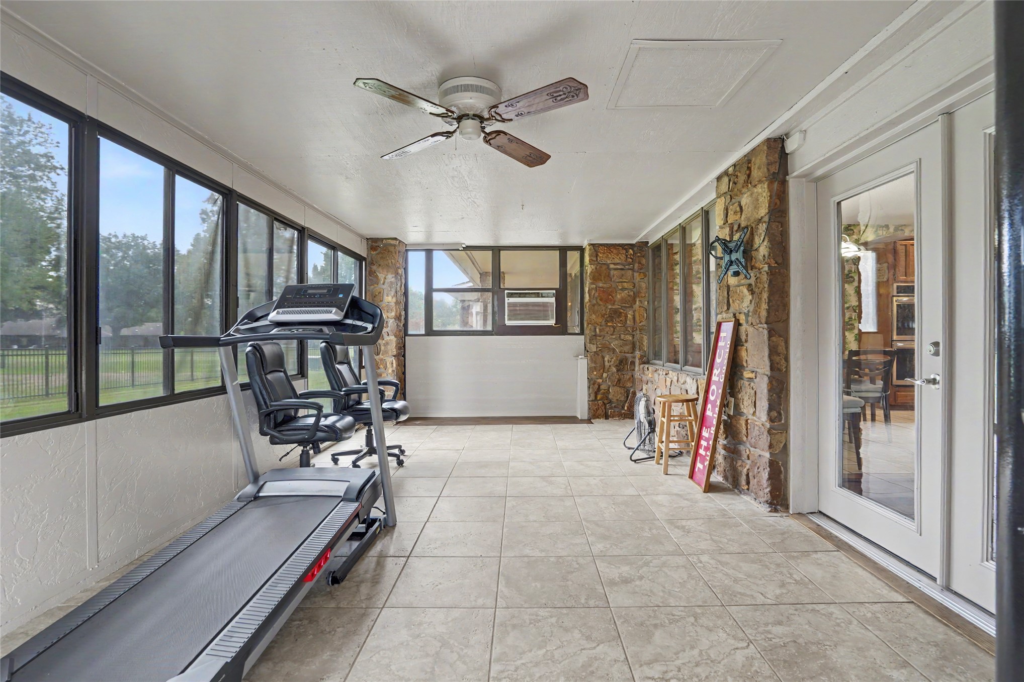 8401 Fairway Place Property Photo 33
