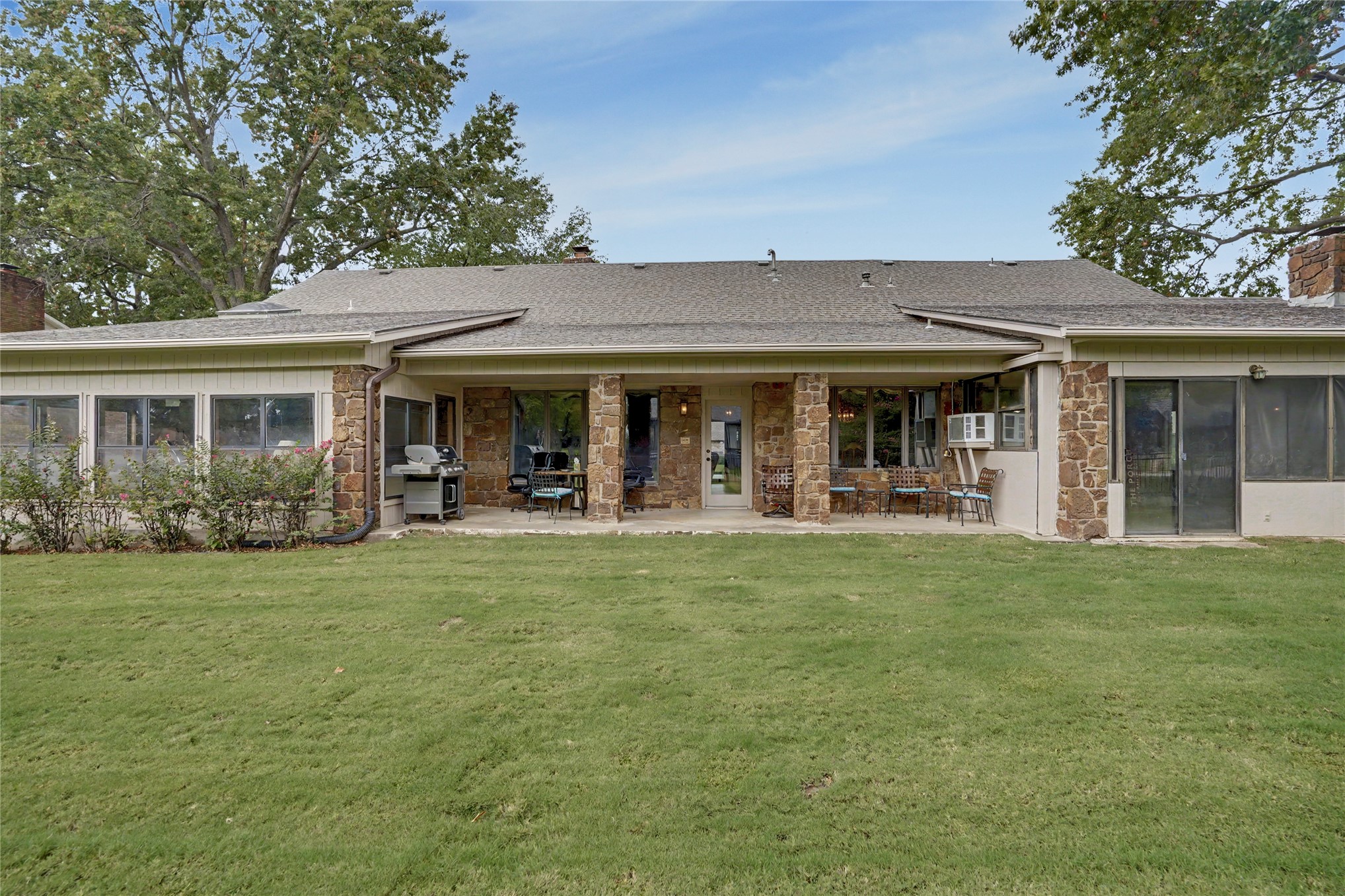 8401 Fairway Place Property Photo 37