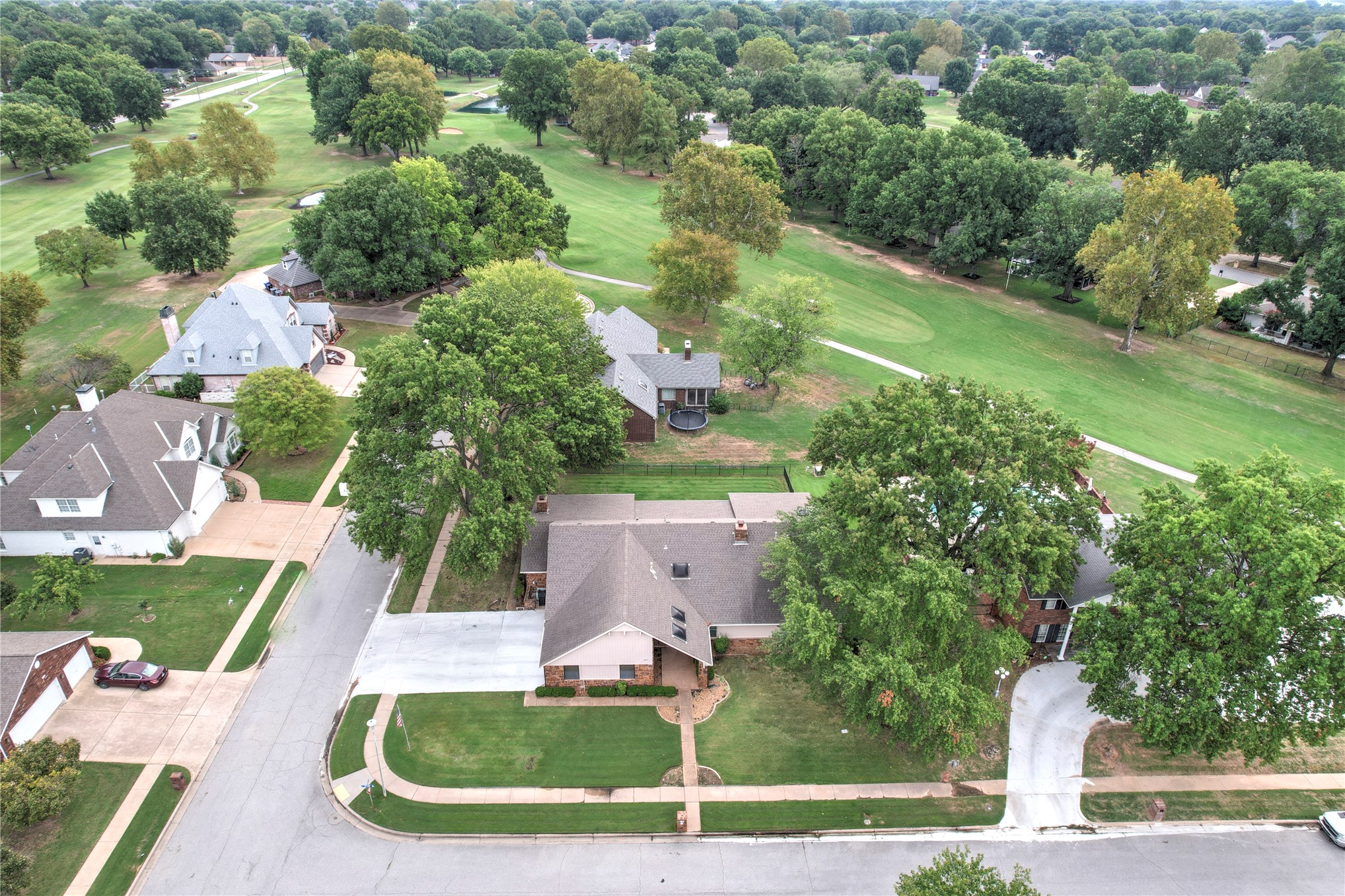 8401 Fairway Place Property Photo 39