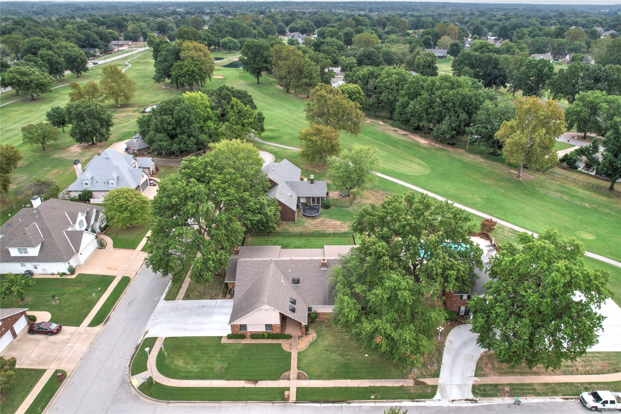 8401 Fairway Place Property Photo 44