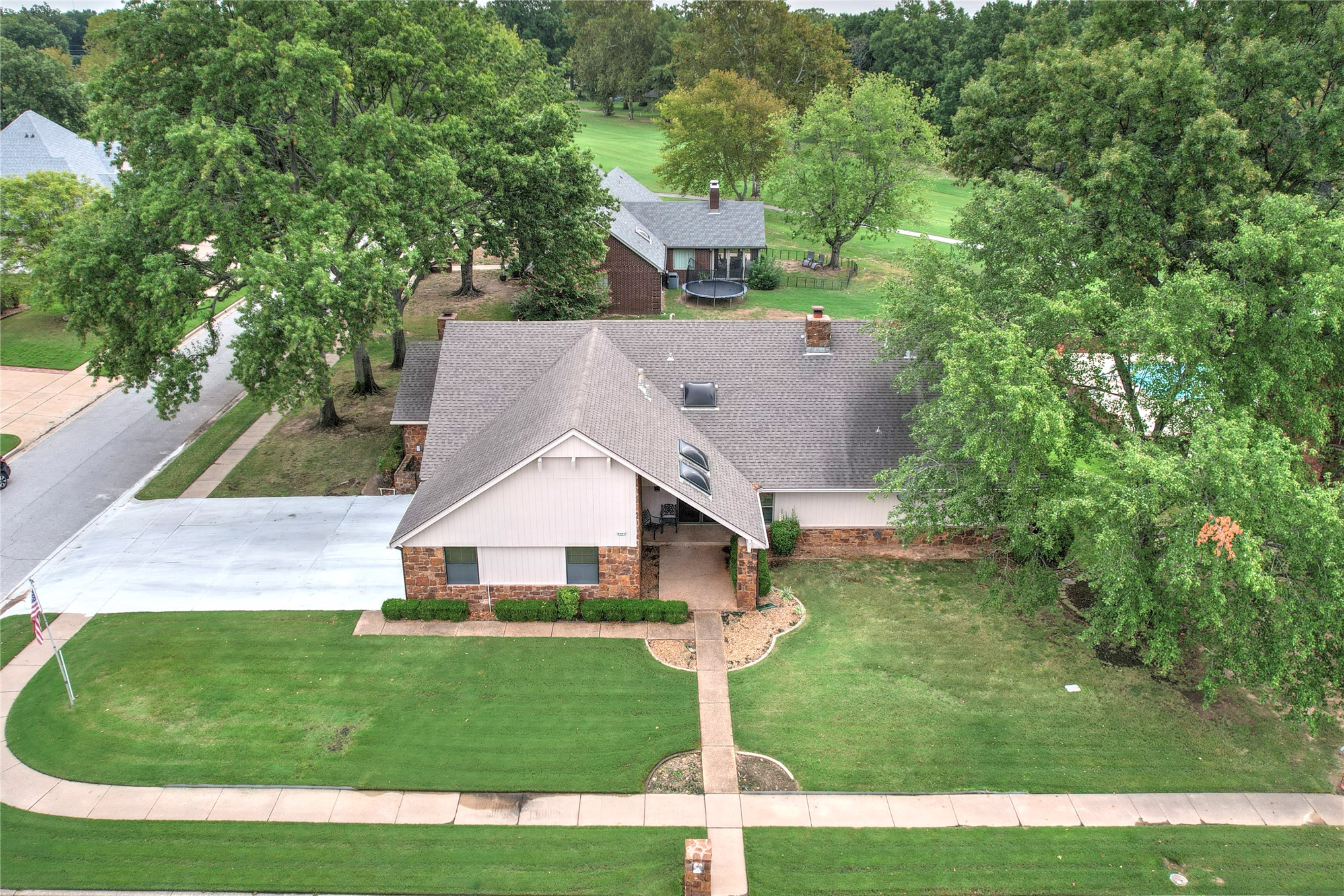 8401 Fairway Place Property Photo 46