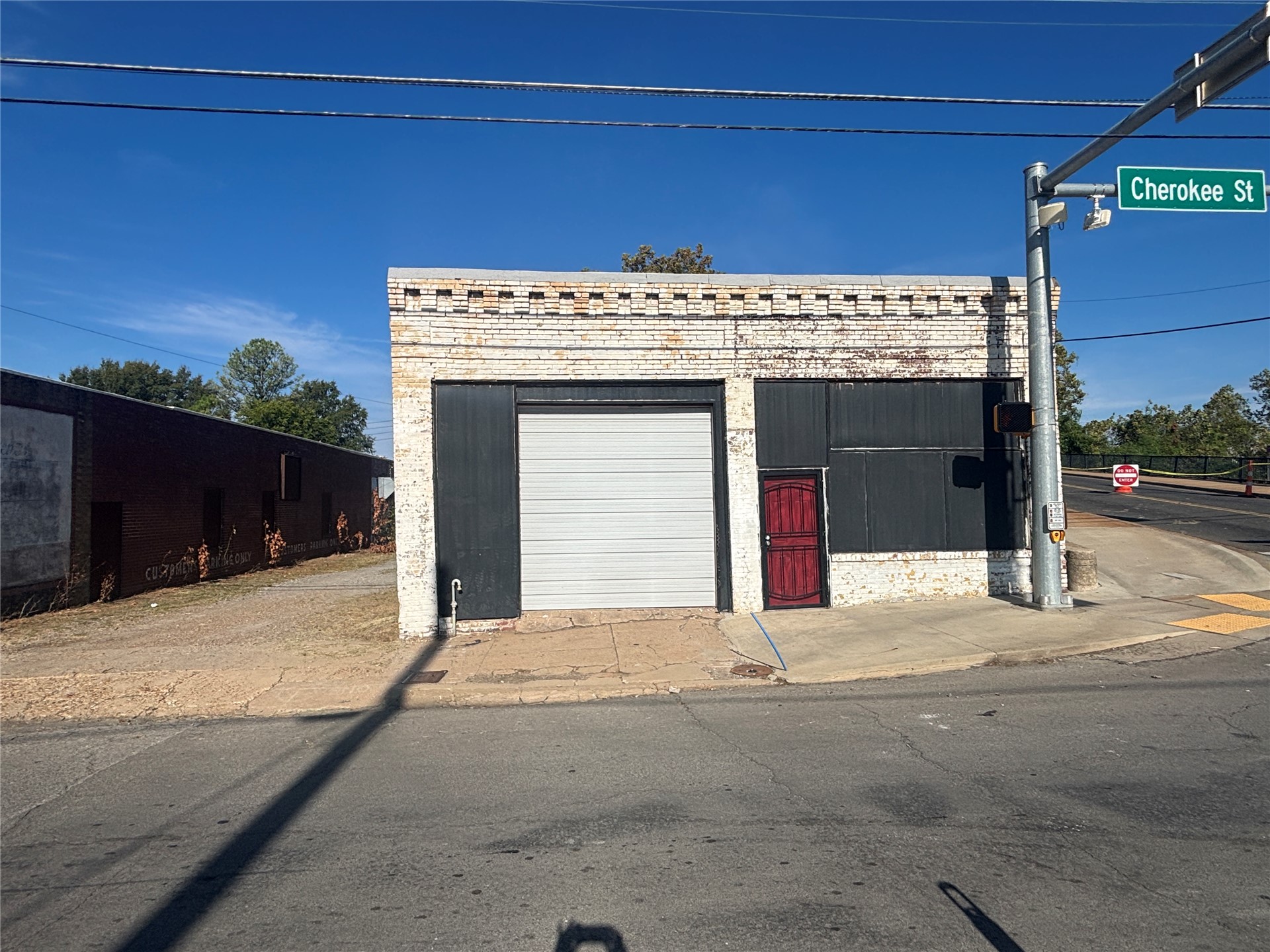 223 N Cherokee Street Property Photo 1