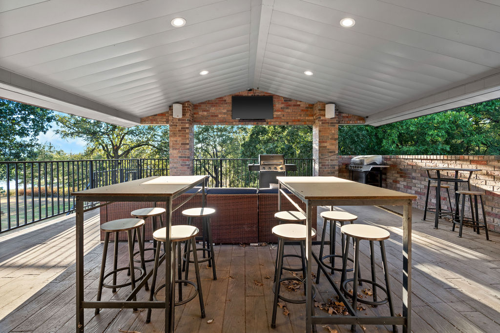 7593 Thomas Avenue N Property Photo 12