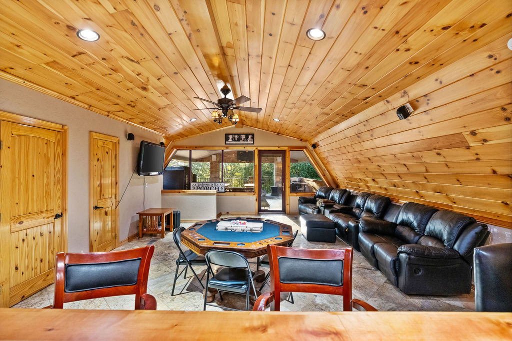 7593 Thomas Avenue N Property Photo 22
