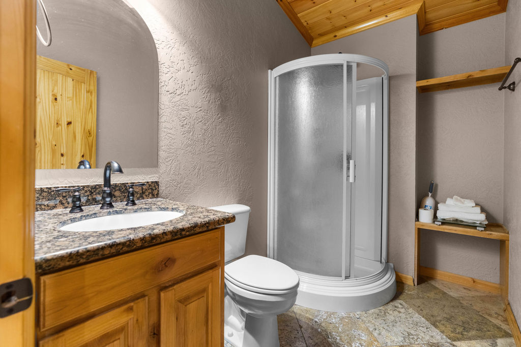7593 Thomas Avenue N Property Photo 24