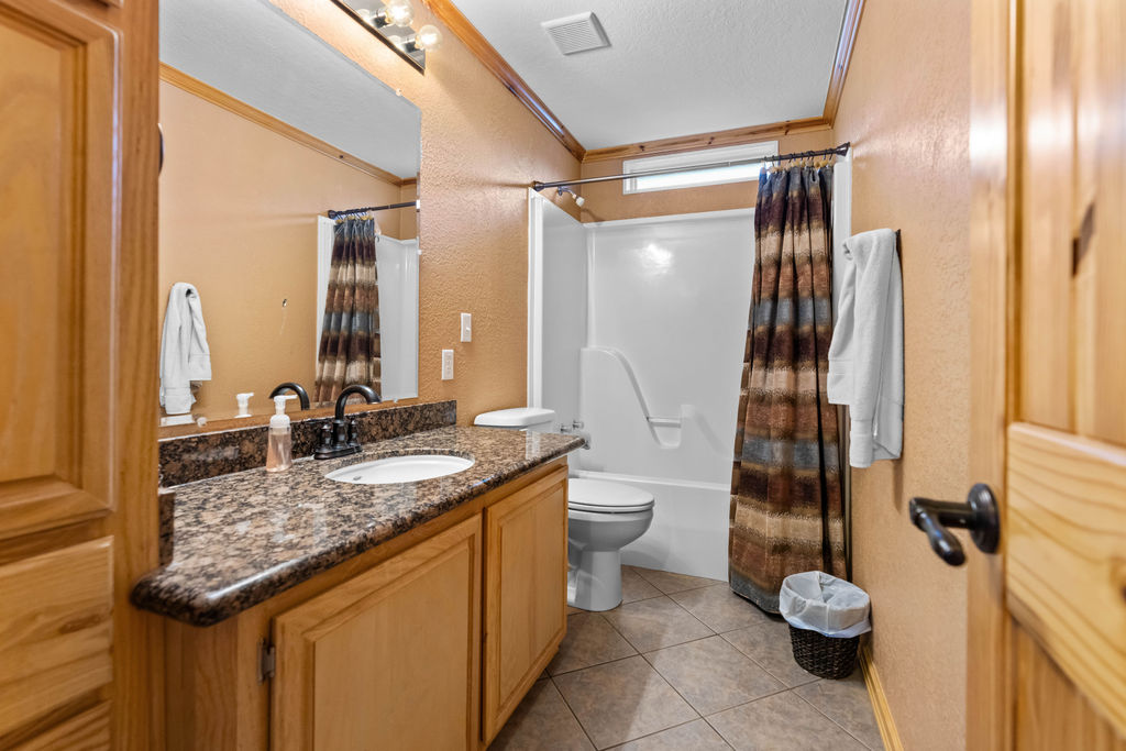 7593 Thomas Avenue N Property Photo 42