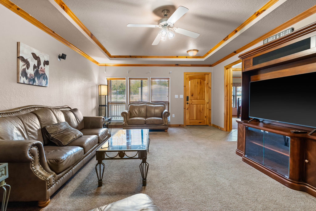 7593 Thomas Avenue N Property Photo 44