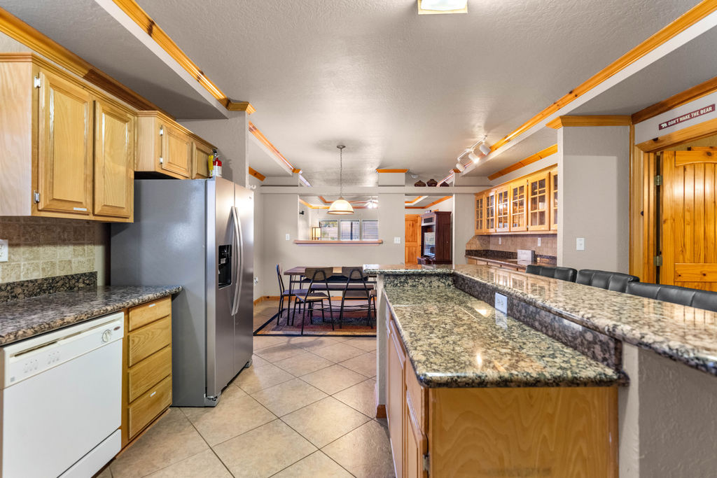 7593 Thomas Avenue N Property Photo 51