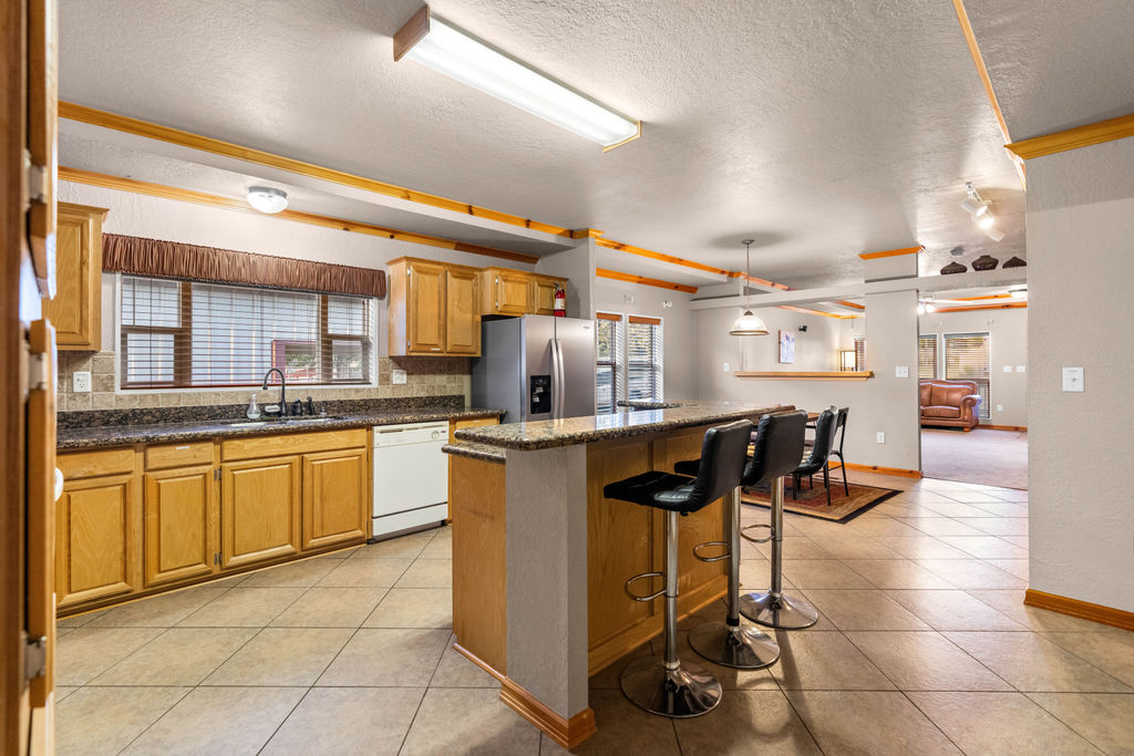 7593 Thomas Avenue N Property Photo 52