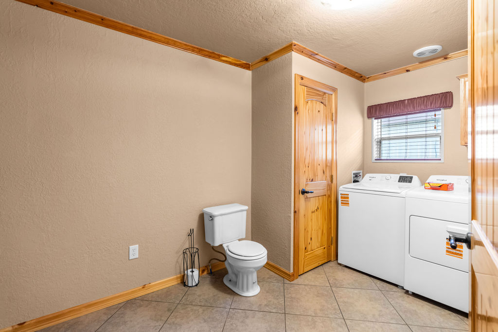 7593 Thomas Avenue N Property Photo 54