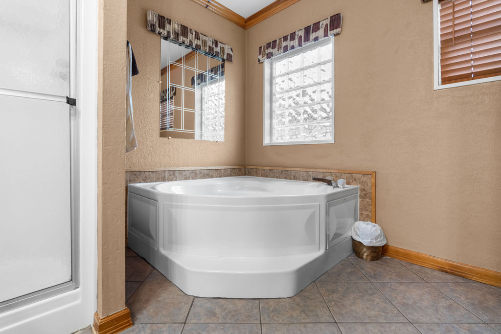 7593 Thomas Avenue N Property Photo 59