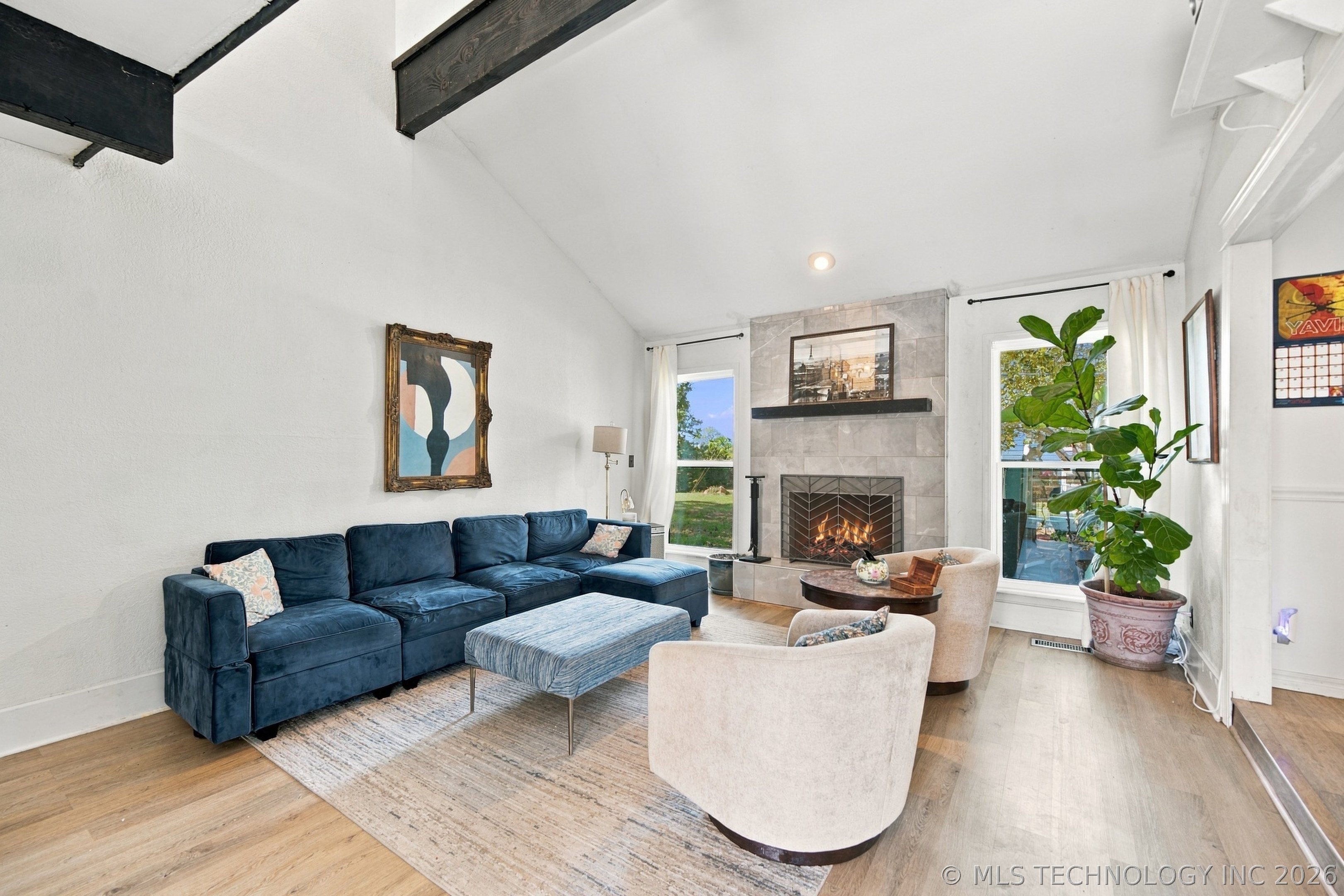 893 Bayshore Drive Property Photo 5