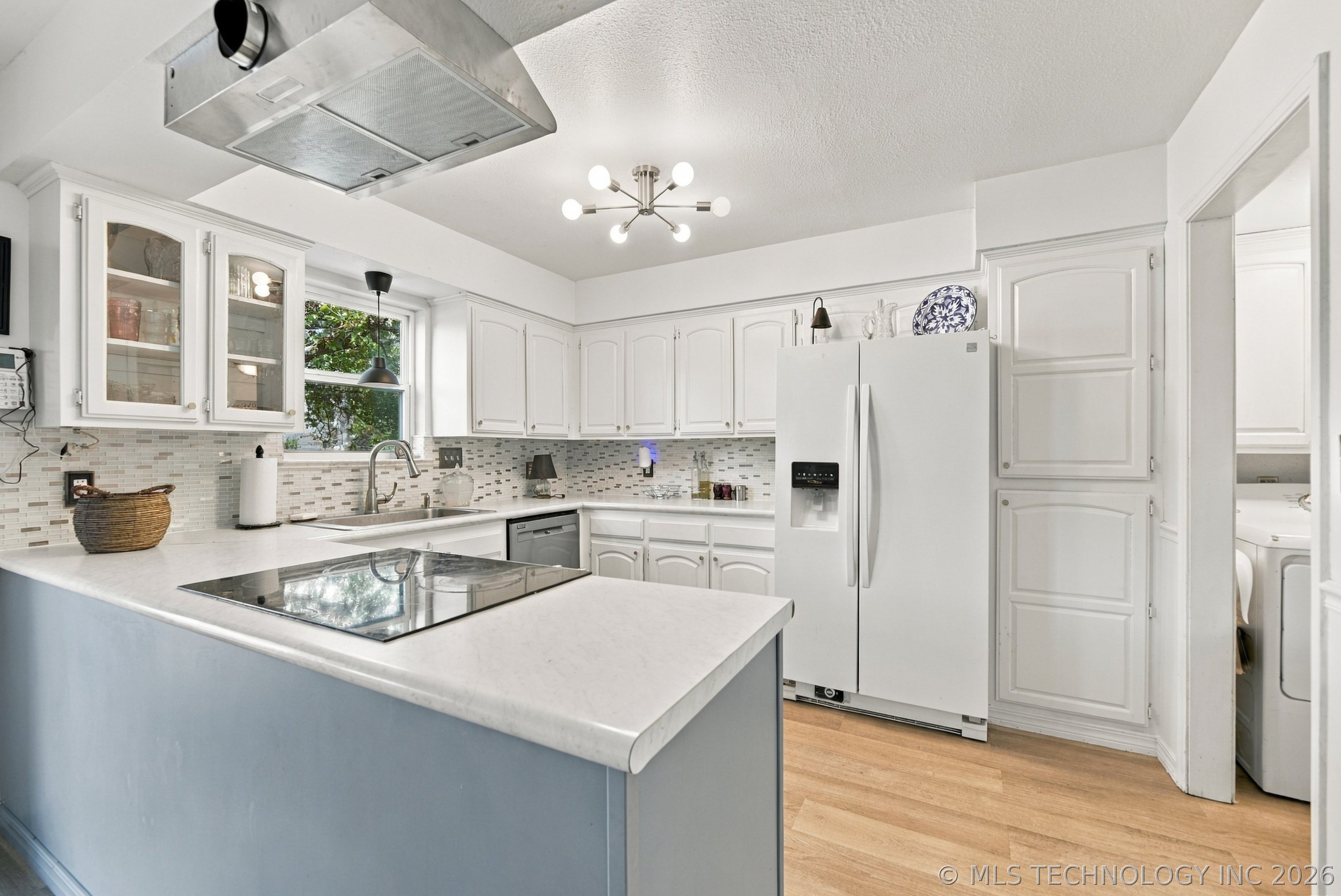 893 Bayshore Drive Property Photo 9
