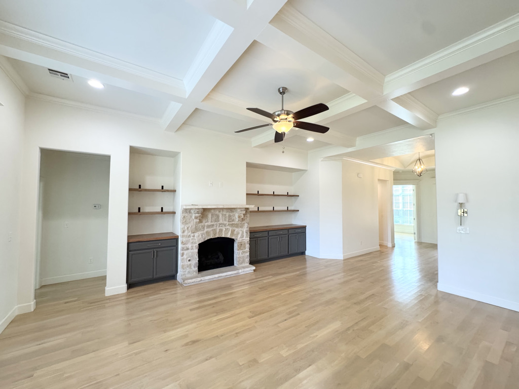 6601 S Indianwood Avenue Property Photo 6