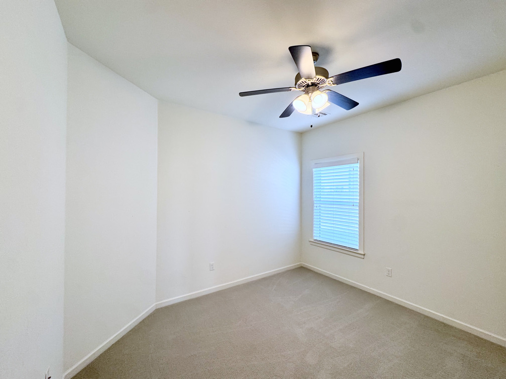 6601 S Indianwood Avenue Property Photo 25
