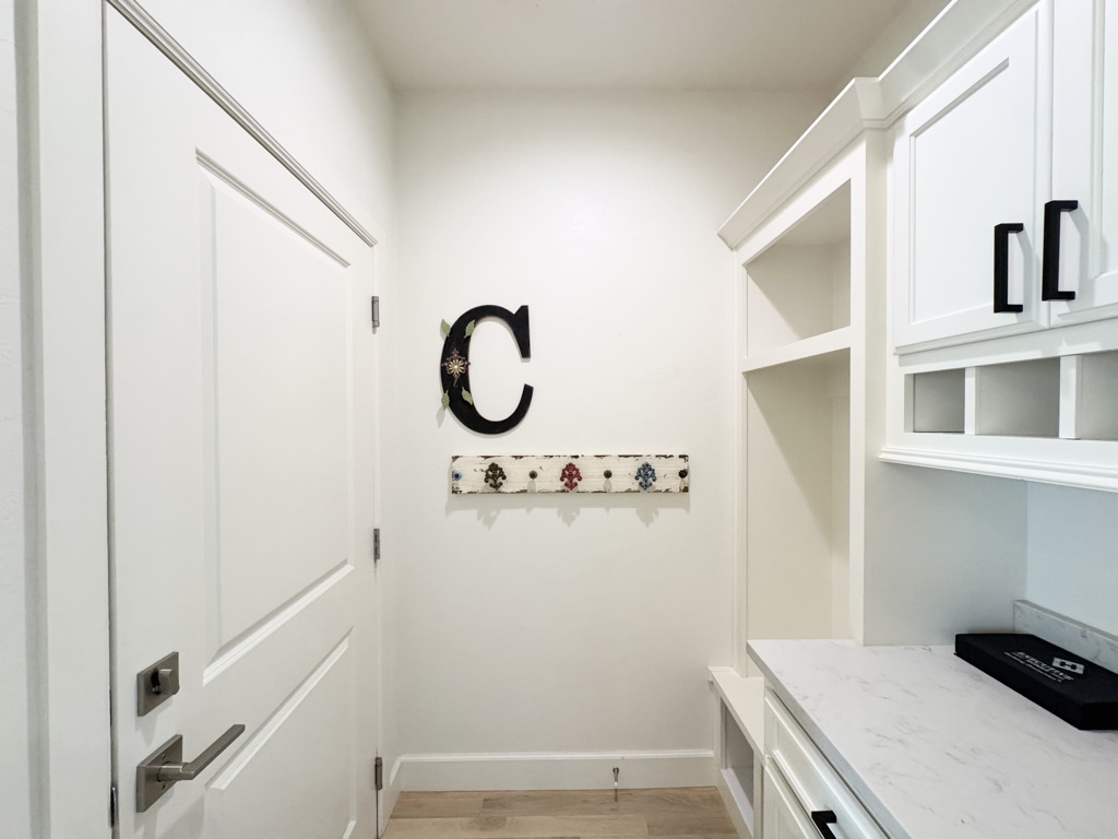 6601 S Indianwood Avenue Property Photo 31