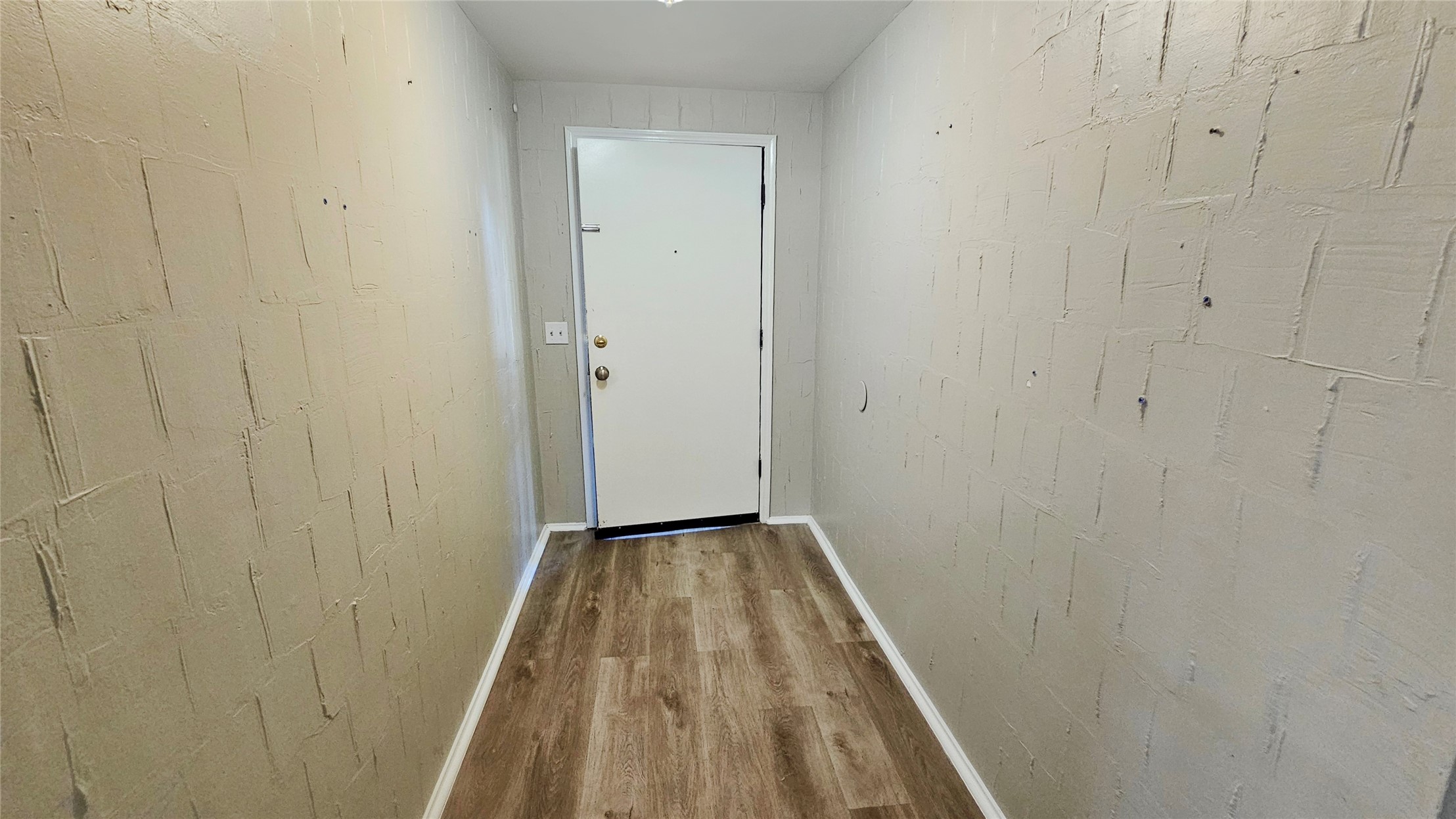 1212 S Walnut Avenue Property Photo 2