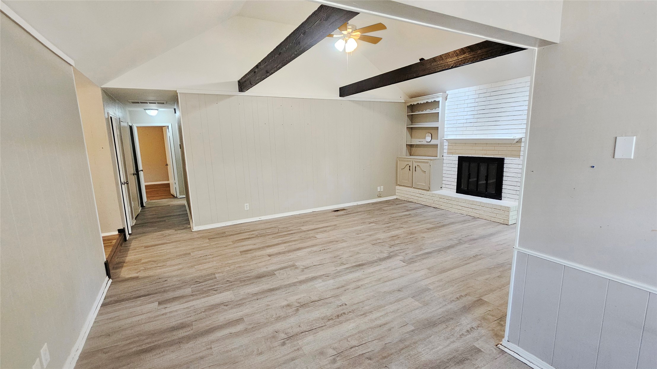 1212 S Walnut Avenue Property Photo 4