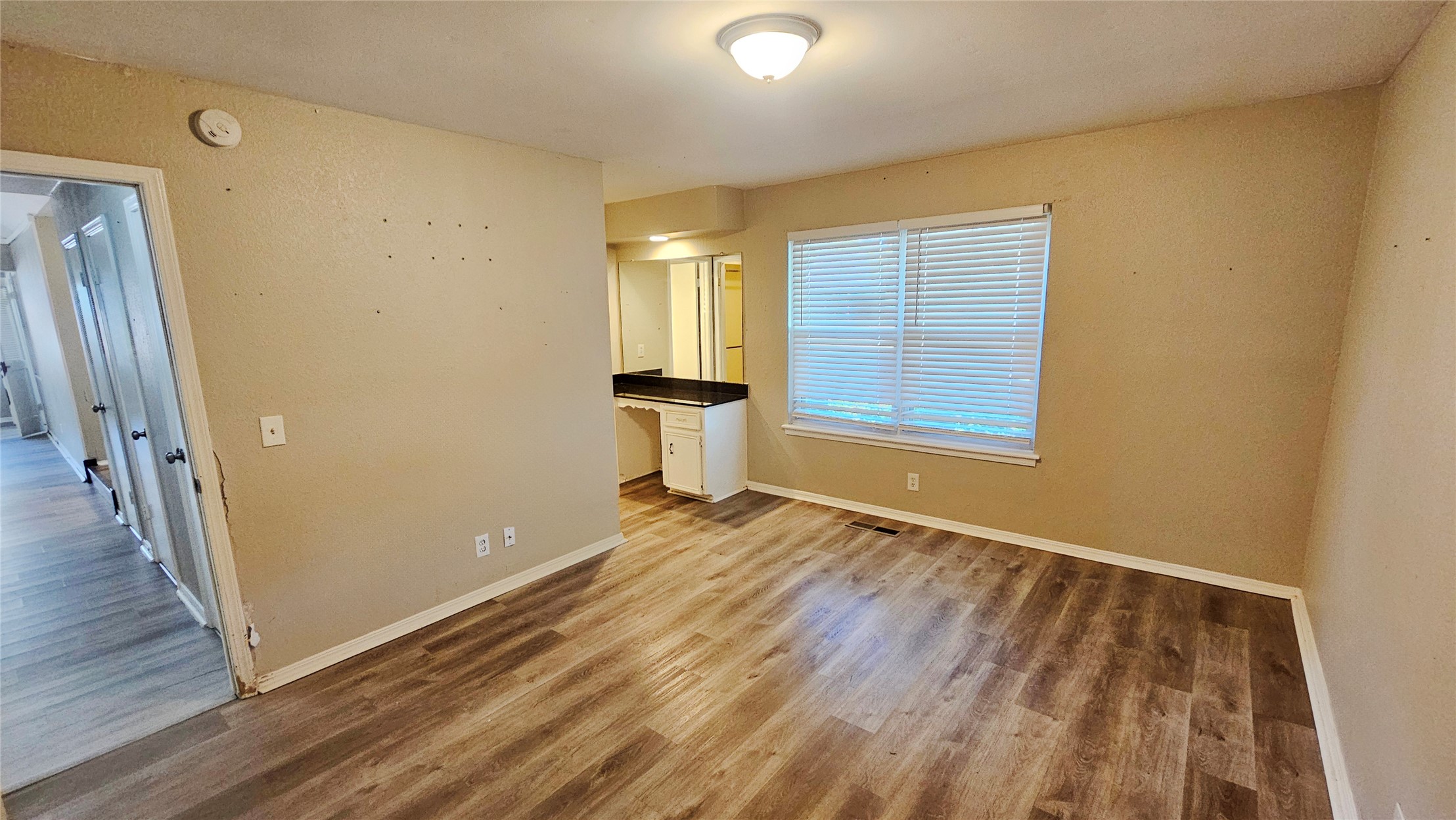 1212 S Walnut Avenue Property Photo 11
