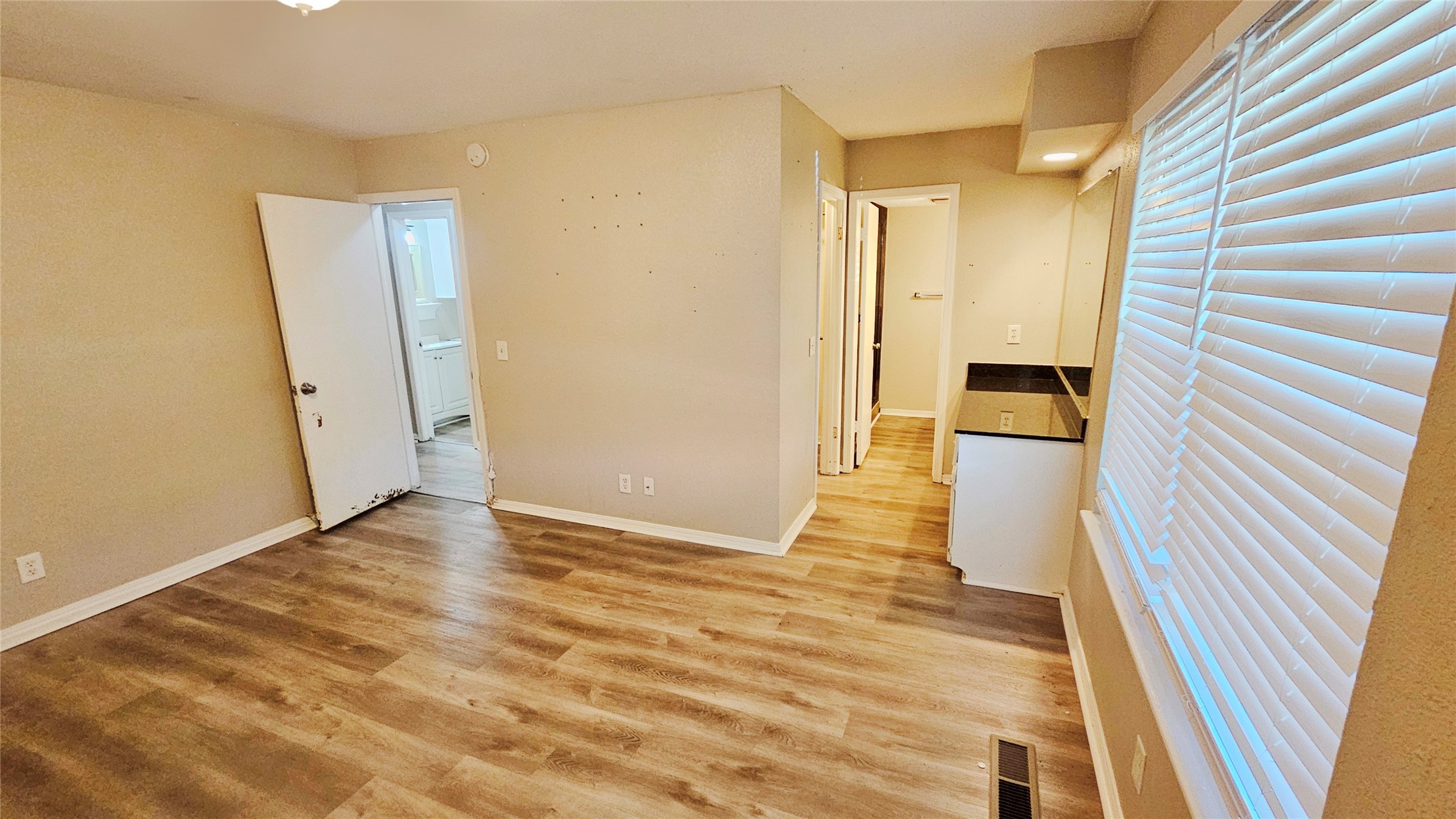 1212 S Walnut Avenue Property Photo 12