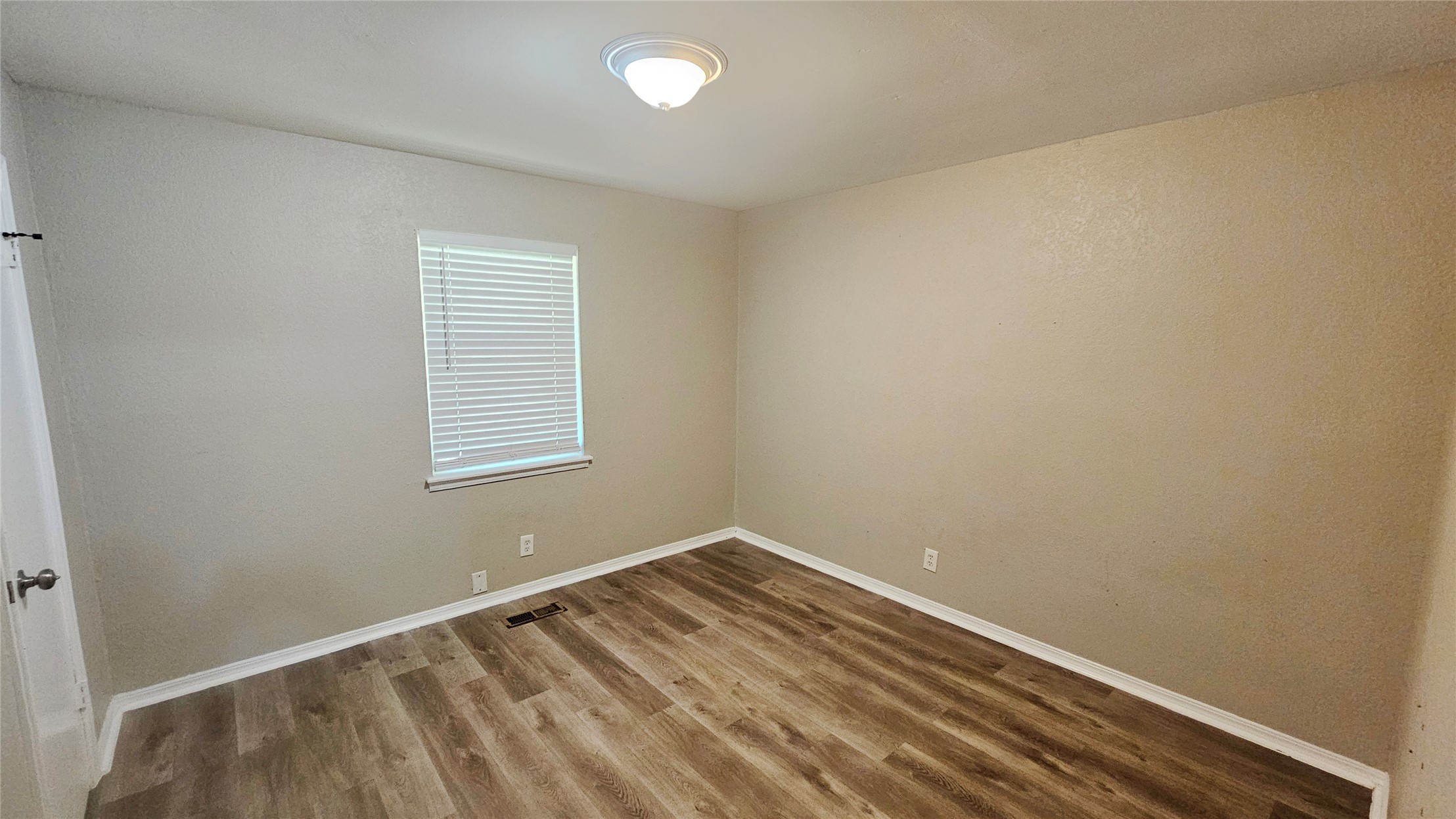 1212 S Walnut Avenue Property Photo 16