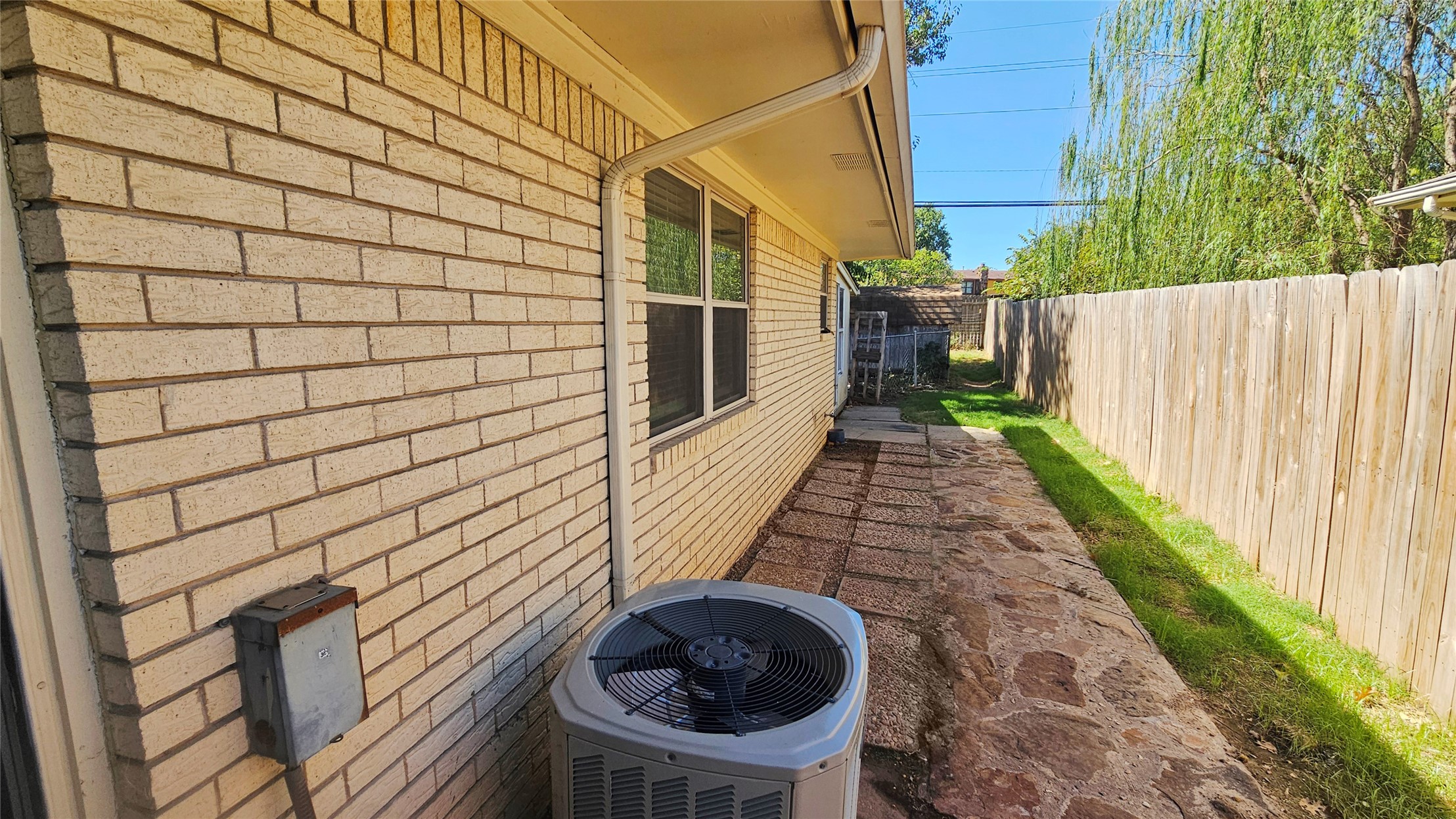 1212 S Walnut Avenue Property Photo 26