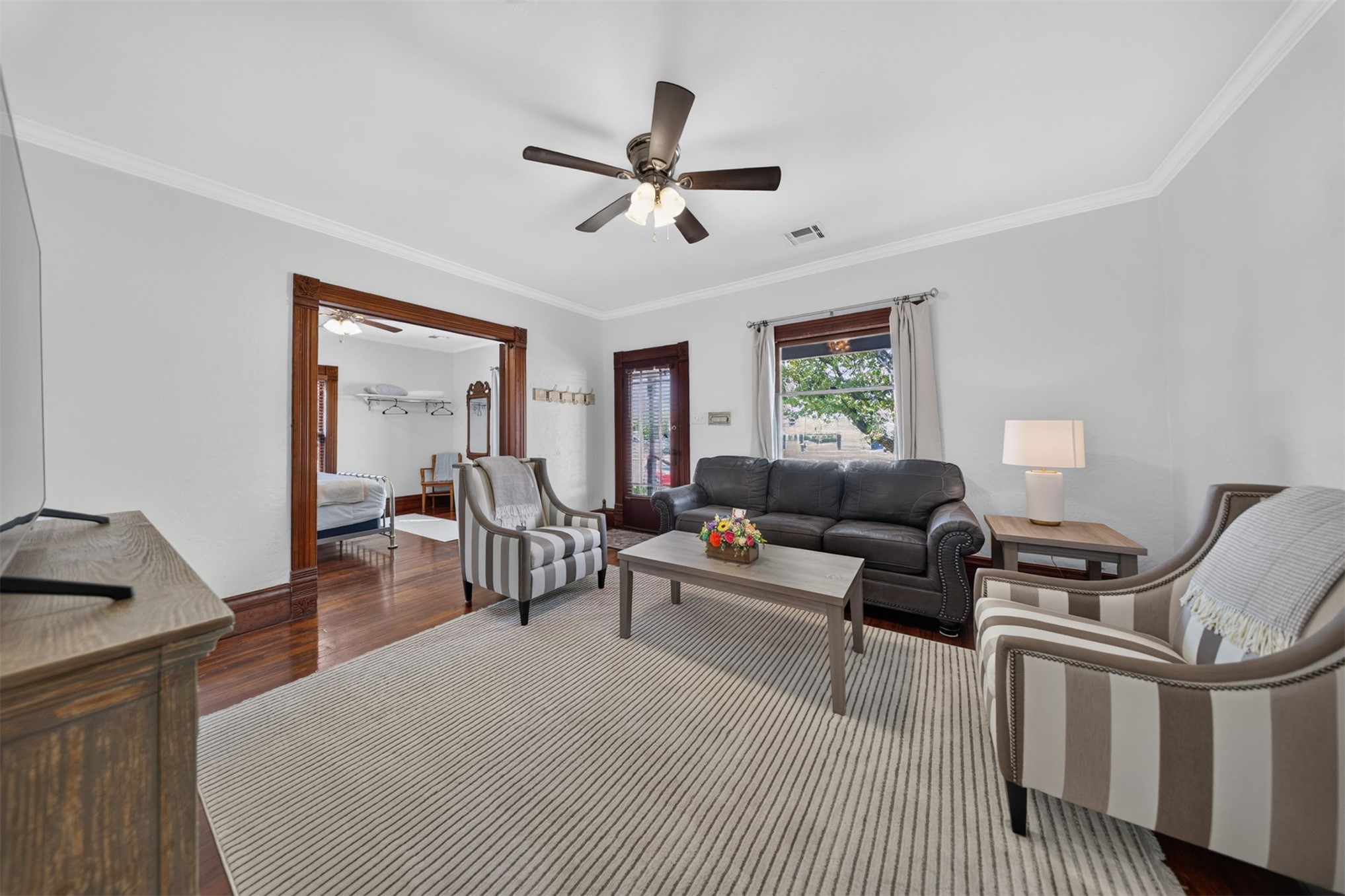 1109 S Main Street Property Photo 4