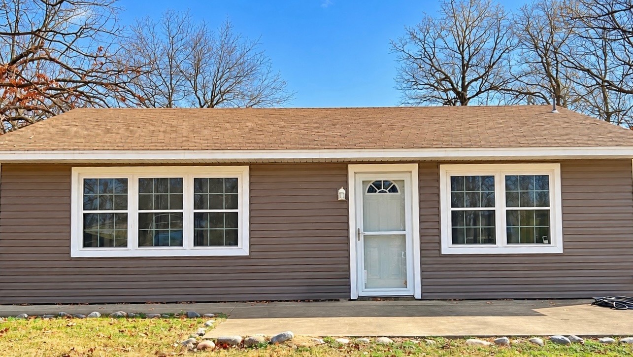 415604 E 1092 Road Property Photo 1