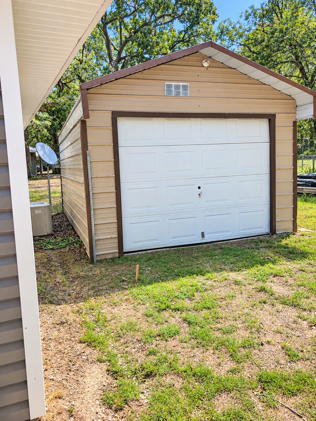 415604 E 1092 Road Property Photo 2